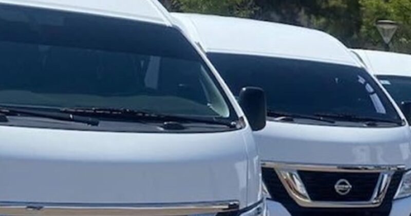 Camionetas Urvan de 13 lugares de zertravel disponibles para traslados al aeropuerto